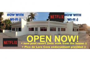 2BR townhouses good for 12pax each & NETFLIX & 100Mbps WIFI & pool resort 2min walk & 3km outside Pico de Loro Cove & Calayo Cove - with Endorsement for Pico de Loro Cove good for 7 days & Boat-Tour &